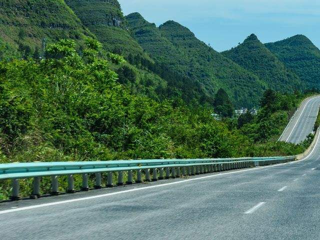 高速防眩板,馬路欄桿,馬路交通護(hù)欄