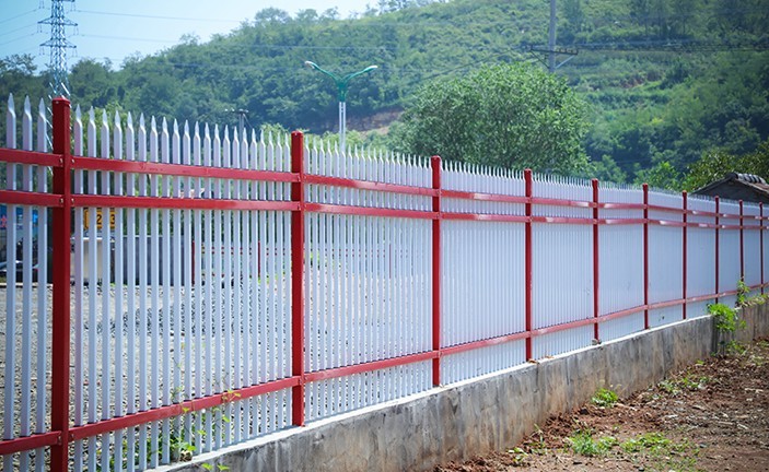 鋅鋼護(hù)欄,馬路交通護(hù)欄,道路護(hù)欄欄桿